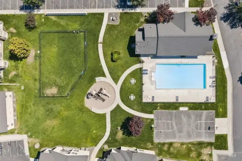 Amenity-Rich Quadplex