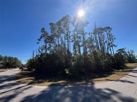 Double Corner Lot in North Port
