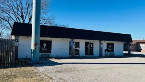 Move-in Ready Howe Office Space