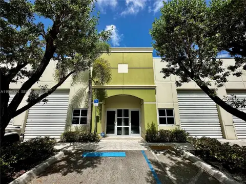 Sweetwater Warehouse with Office Space