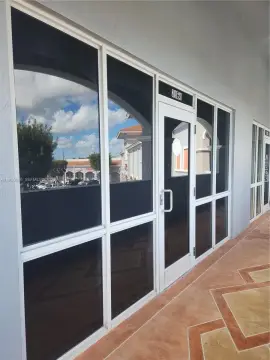 Retail Space in Busy Center