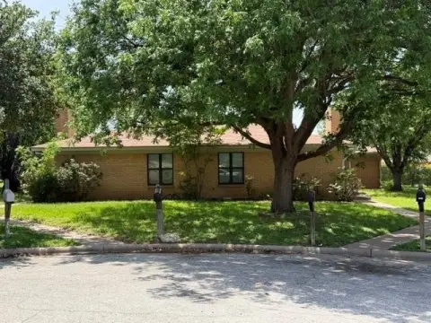 Abilene Duplex in Cul-de-Sac