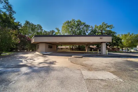 Former Motor Bank with Canopy