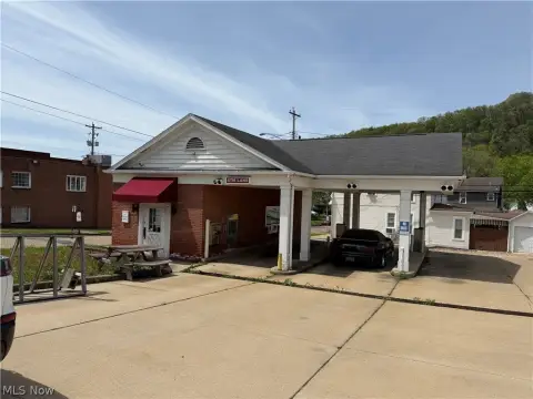 Commercial Building in Wellsville, OH