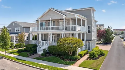 Duplex with Rooftop Deck