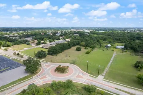 Two Acres in Thriving Kennedale