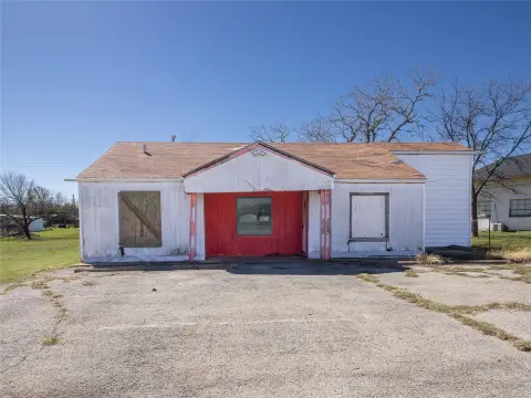 Highway Storefront