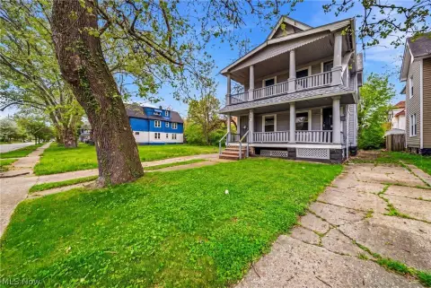Four-Bed Duplex With Two Units