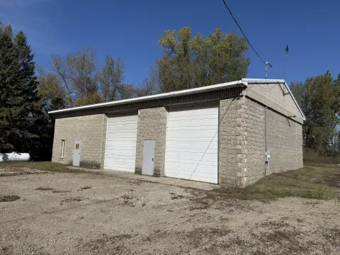 Industrial Warehouse with Overhead Doors