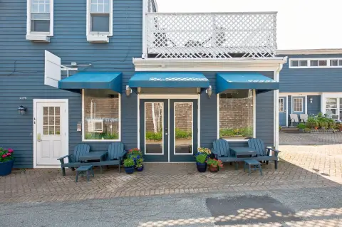 Versatile Spa & Retail Space