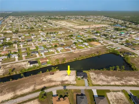 Waterfront Lot in Cape Coral