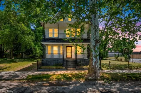 Updated Duplex with Adjacent Lot