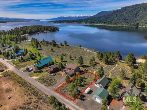 Lakefront Recreation Land Parcel