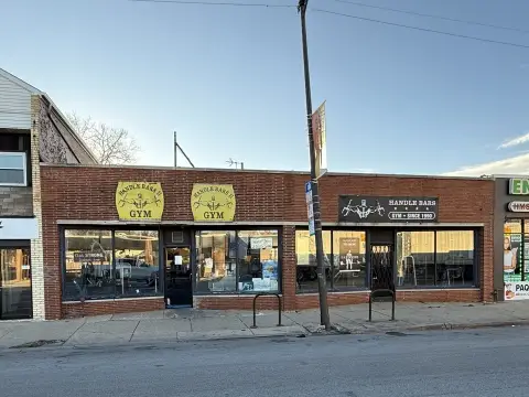 Connected Retail Storefronts with Parking