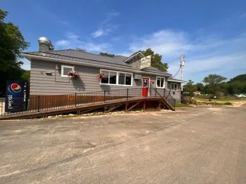 Restaurant and Bar with Residence