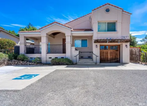 Sonoma Highway Office with Live/Work