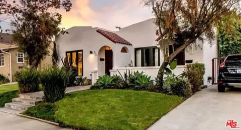 Vacant Duplex in Prime Location