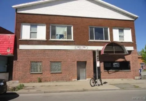 Mixed-Use Building with Restaurant
