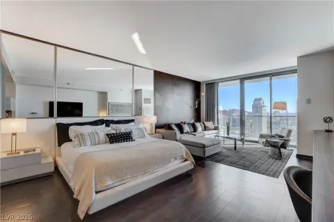 Las Vegas High-Rise Studio