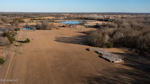 Residential Land in Flora, MS