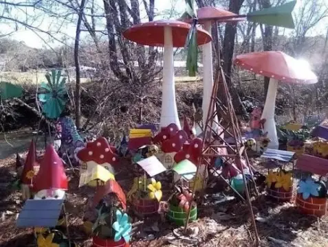Specialty Property with Outdoor Art Attraction