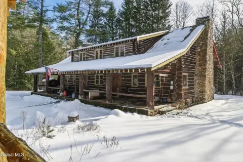 Adirondack Lodges on Howe Road