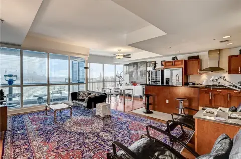 Las Vegas High-Rise Residence
