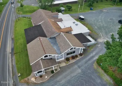 Versatile Commercial Building in Halfmoon