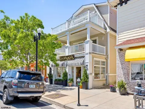 Downtown 3-Bedroom Condo