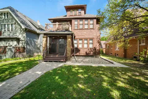 Milwaukee Duplex with Expansion Potential