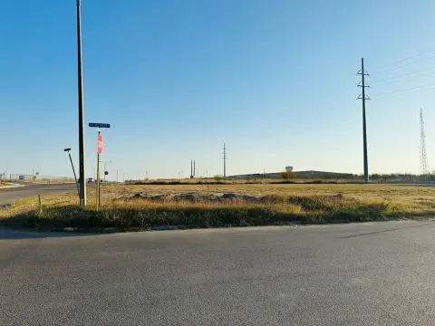 Commercial Corner Lot For Lease