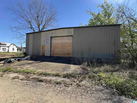 Spacious Warehouse with Additional Lot