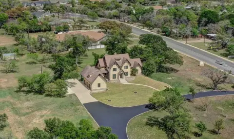 Kerrville Home with Versatile Zoning