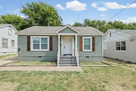 Renovated Duplex With Detached Residence