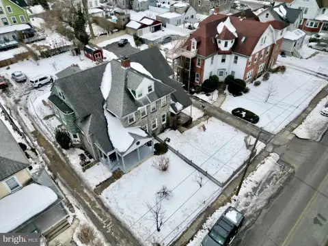 Lansdowne Duplex: Investment Opportunity