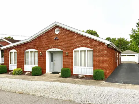 Haubstadt Retail Property For Sale