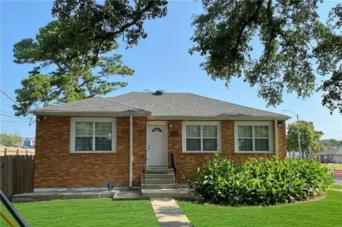 Five-Bedroom Brick Duplex