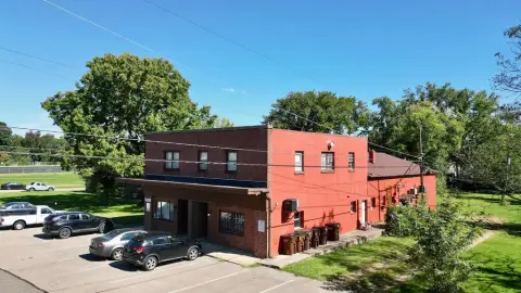 6-Unit Apartment Building