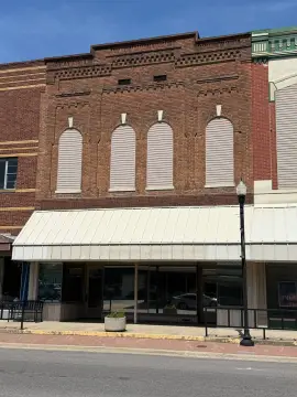 Commercial Building in Carmi, Illinois