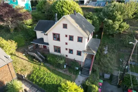 Duplex with Vacant Adjacent Lot