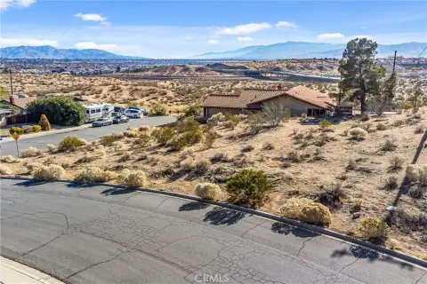 Corner Lot in Green Tree