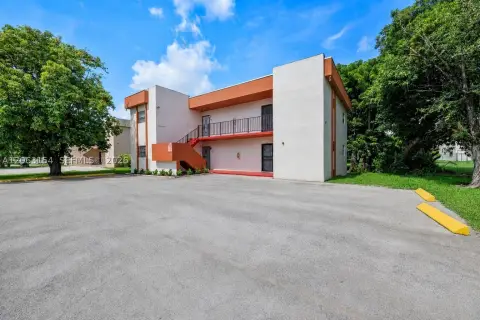 Upgraded 4-Unit Multifamily Building