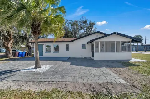 Renovated Duplex Near Downtown