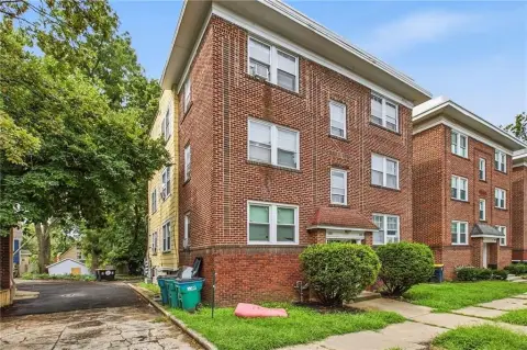 6-Unit Apartment Building with Parking