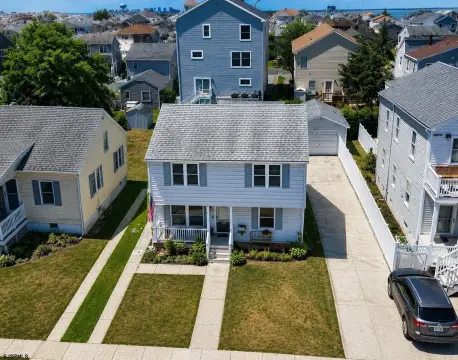 Two-Unit Duplex with Vacant First Floor