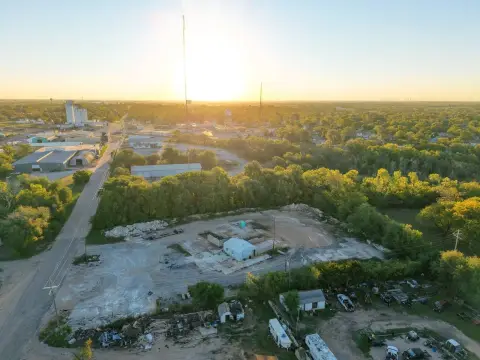 Commercial Land with Utility Building