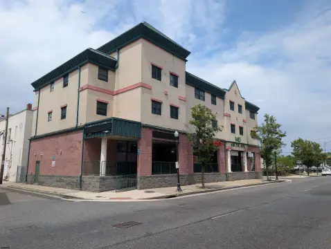Corner Office Suites Near Attractions