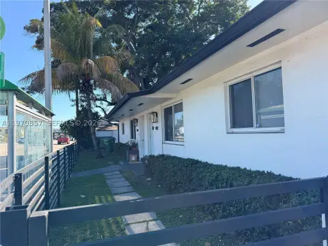 Renovated Duplex with Two Parking
