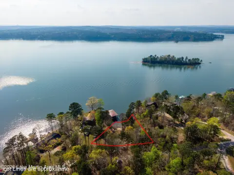 Waterfront Lot on Lake Martin