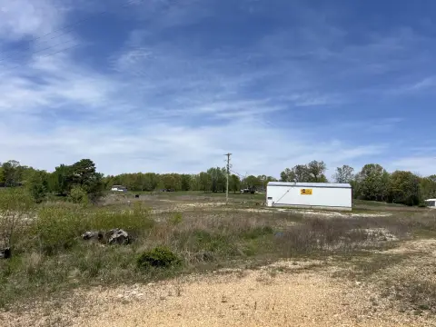 Land with Shop Near Ava